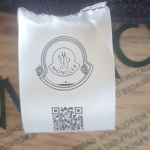 Moncler beanie - Picture 6 of 8